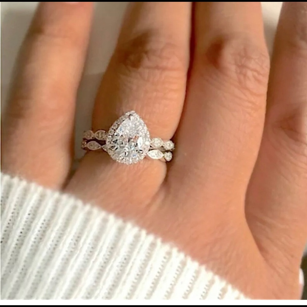 Lavish Gorgeous Ring